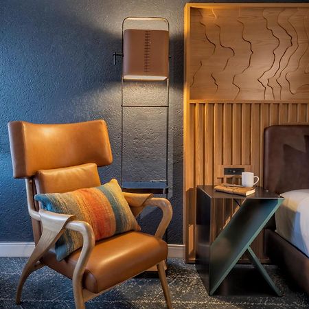 Aviator Hotel Anchorage Buitenkant foto